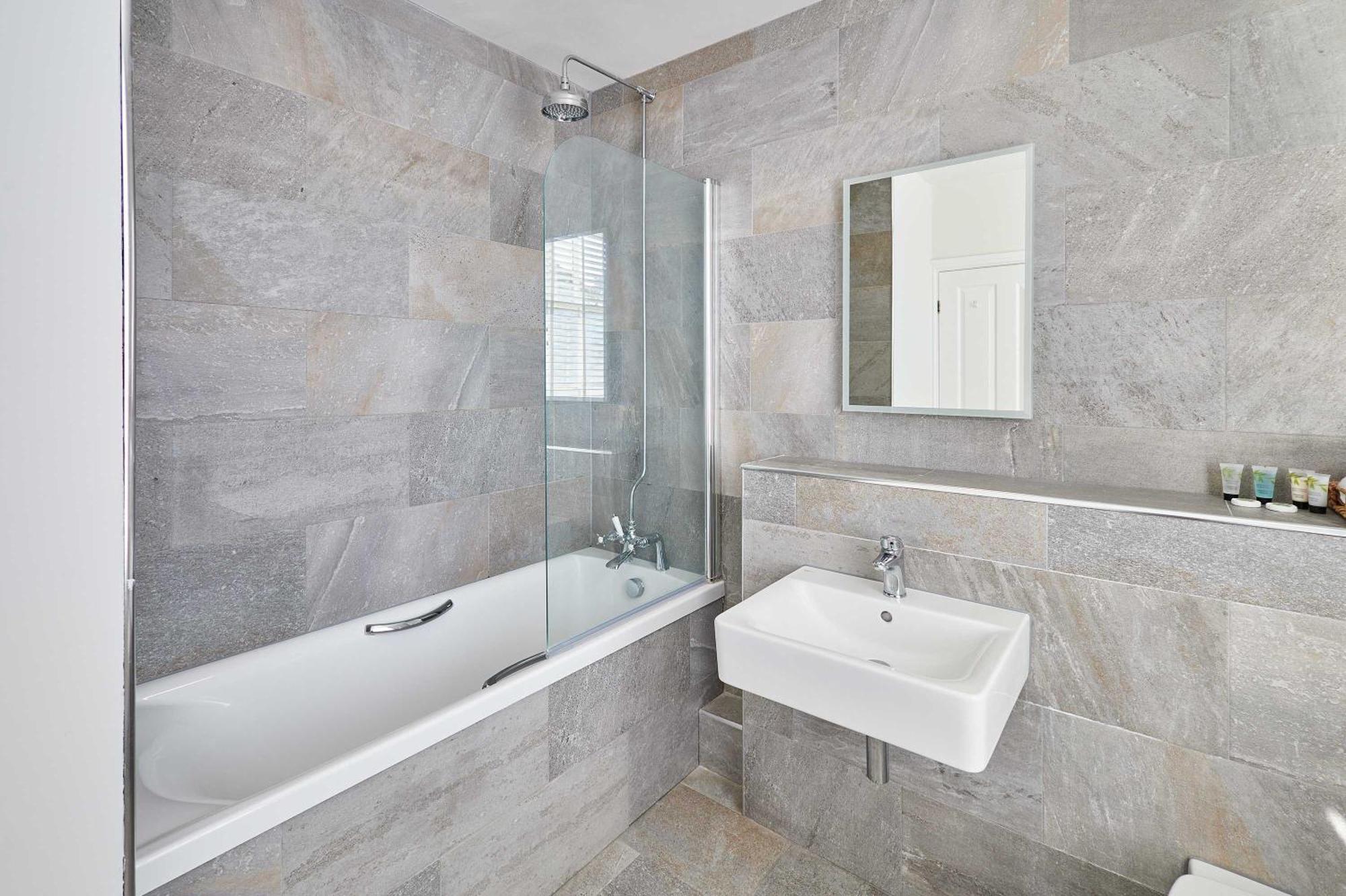 Host & Stay - The Raven Hotel Мач-Венлок Номер фото